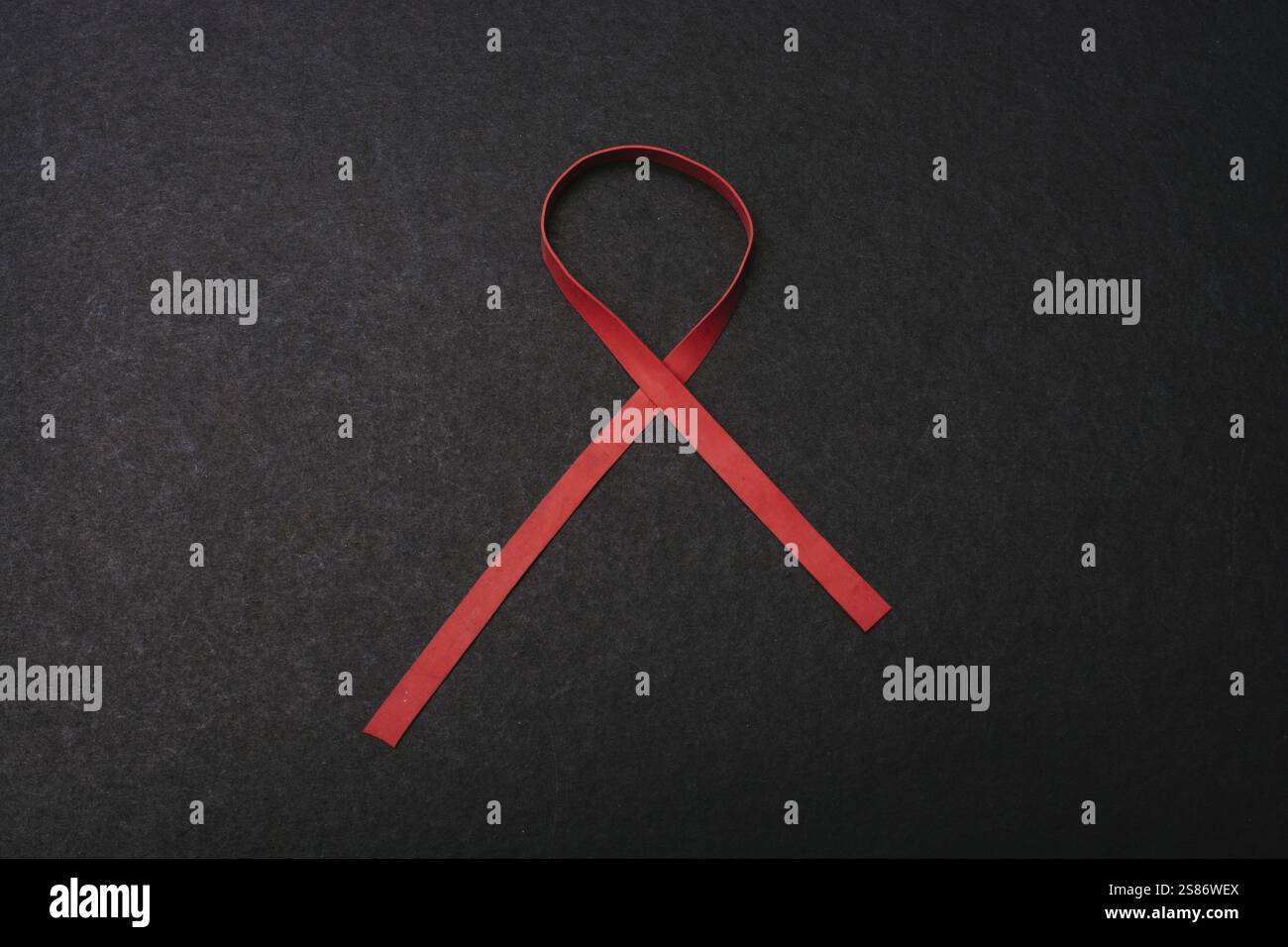 Concetto per la giornata mondiale dell'AIDS. HIV, giornata mondiale dell'AIDS, nastro di sensibilizzazione Foto Stock
