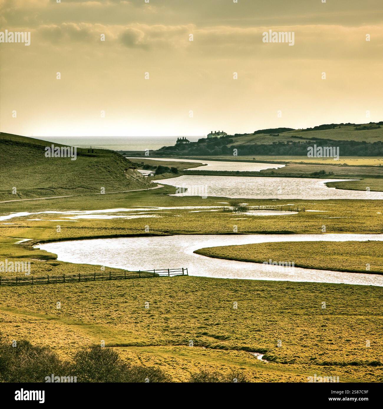 Una fotografia del fiume andando al mare Foto Stock