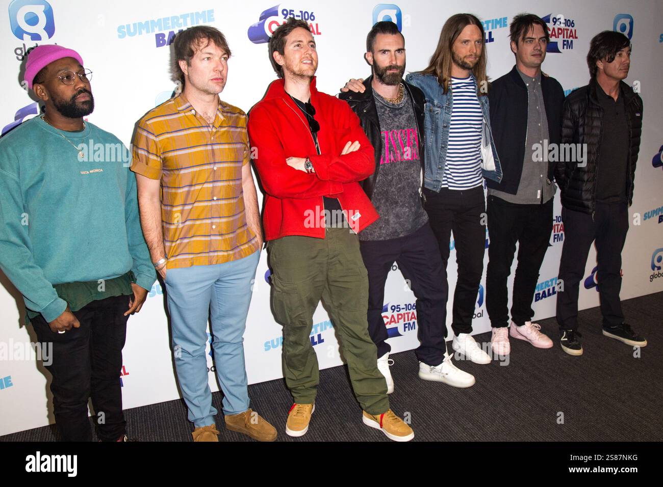Maroon 5 (PJ Morton, Mickey Madden, Jesse Carmichael, Adam Levine, James Valentine, Sam Farrar e Matt Flynn) partecipano al Capitals Summertime Ball allo stadio di Wembley l'8 giugno 2019 a Londra, Regno Unito Foto Stock