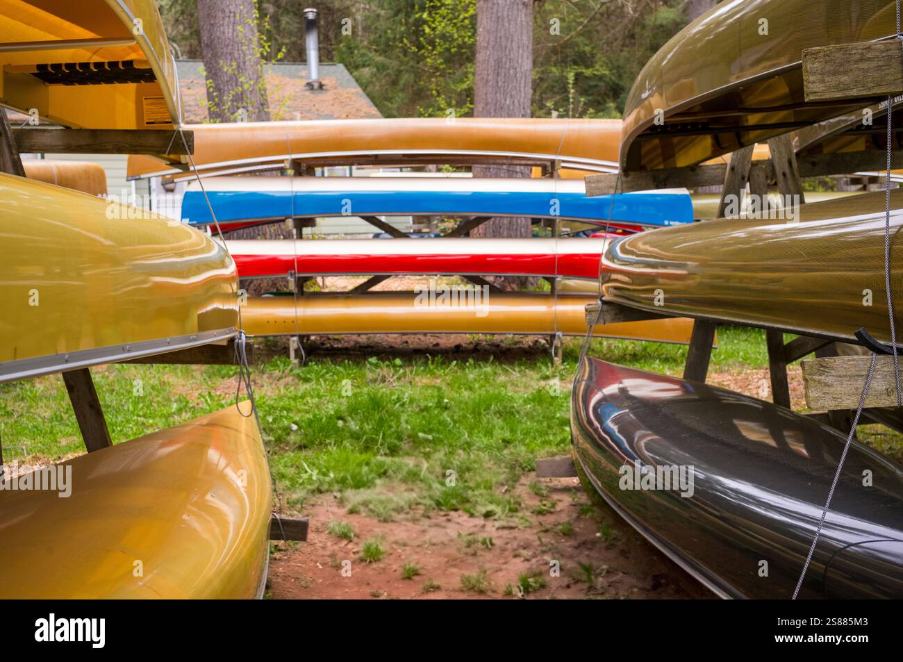 Barche colorate in kayak nella zona di Little Tupper, New York State - USA Foto Stock