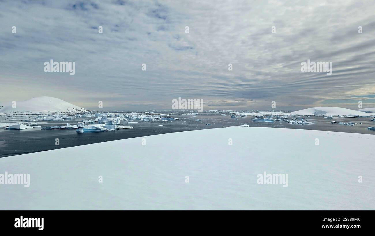 Canale di Lemaire, paesaggi dell'Antartide - Immagine stock catturata con smartphone