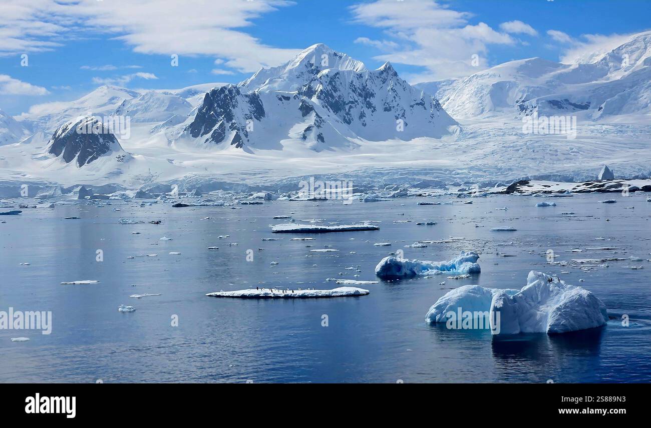 Canale di Lemaire, paesaggi dell'Antartide - Immagine stock catturata con smartphone