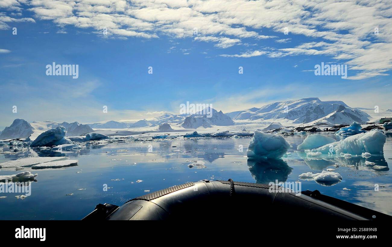 Paesaggio dell'Isola d'Inverno in Antartide - Immagine stock catturata con smartphone