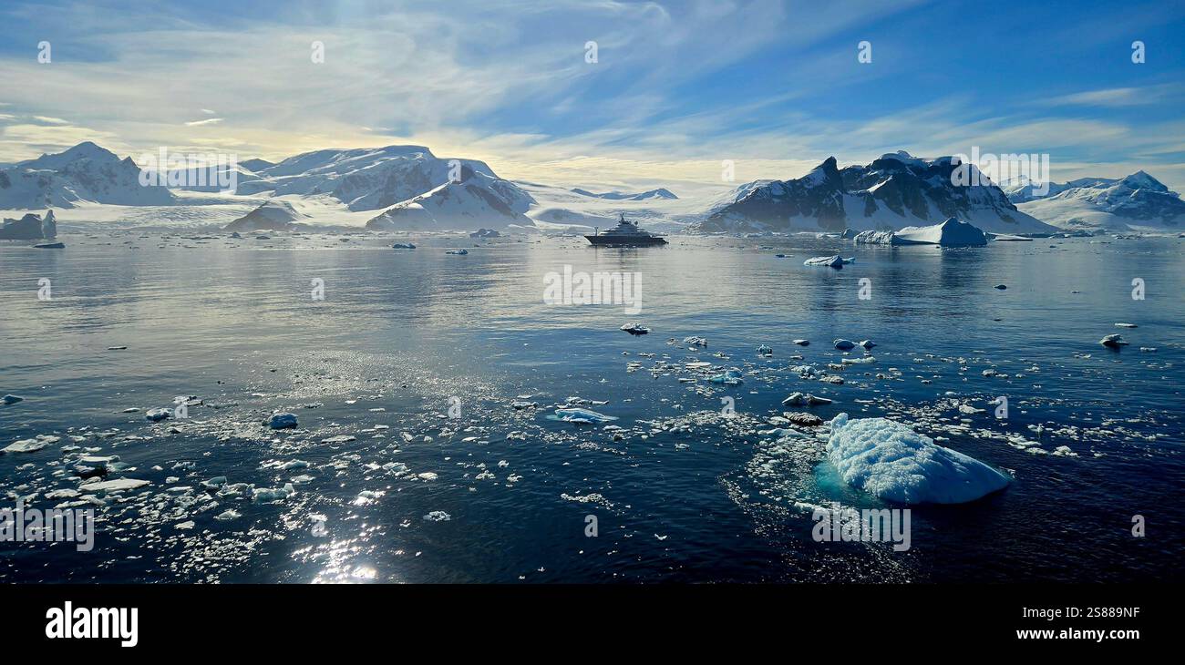 Paesaggio dell'Isola d'Inverno in Antartide - Immagine stock catturata con smartphone
