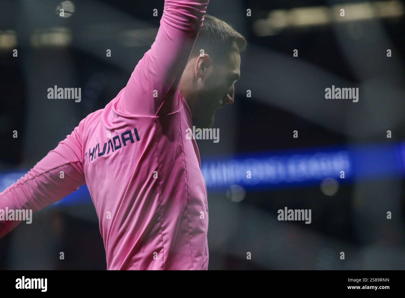 Madrid, Spagna, 21 gennaio 2025: Il portiere dell'Atletico Madrid Jan Oblak (13) si scalda durante la fase 7 della UEFA Champions League tra l'Atletico Madrid e il Bayer 04 Leverkusen il 21 gennaio 2025 al Riyadh Air Metropolitano di Madrid, Spagna. Crediti: Alberto Brevers / Alamy Live News. Foto Stock