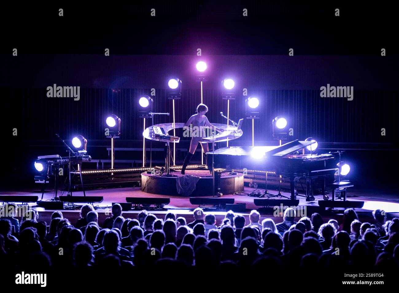 Lydmor live in concerto al Musikhuset, Aarhus, Danimarca Foto Stock