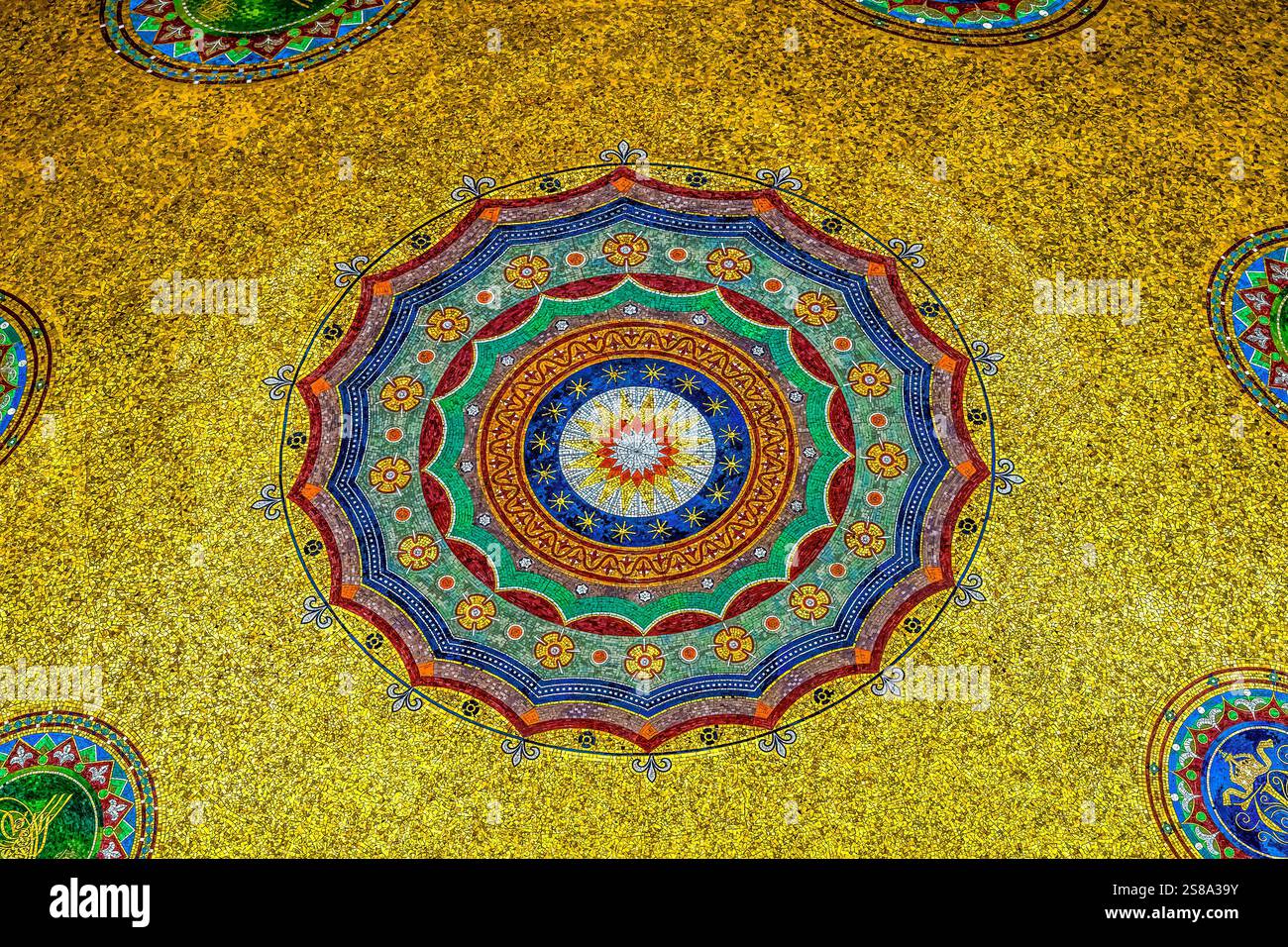 Mosaico colorato Padiglione Kaiser Wilhelm, Ippodromo di Costantinopoli, Istanbul, Turchia. Costruito nel 1900 per celebrare la visita del Kaiser Wilhelm a Istanbul. Foto Stock