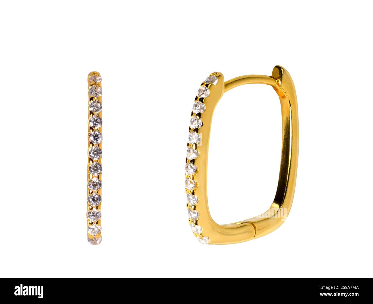 Coppia di orecchini rettangolari a cerchio in oro a forma quadrata con zirconia cubica o diamanti, vista frontale e laterale, ritaglio isolato sul bianco Foto Stock