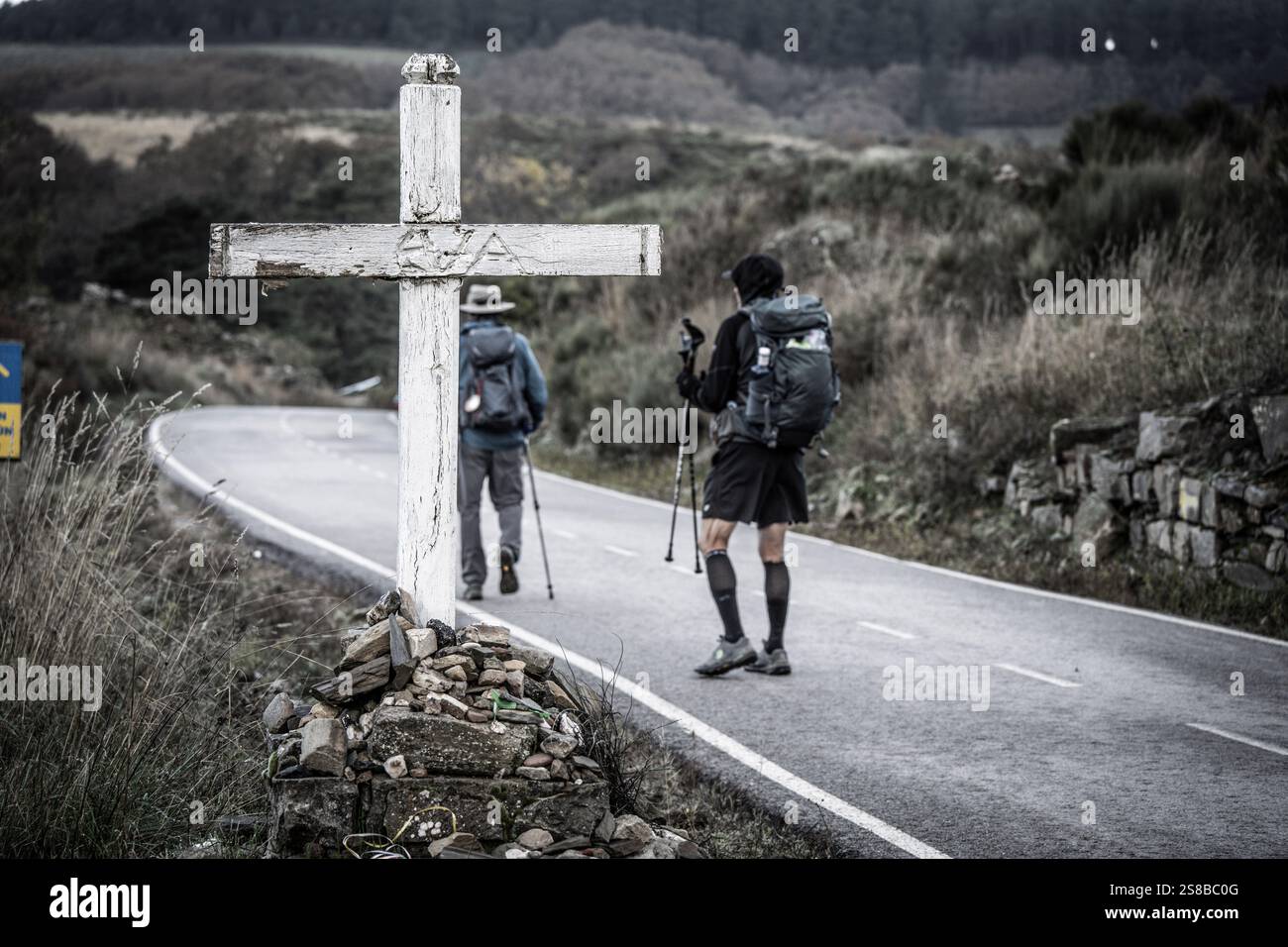 Croce di pellegrinaggio di Santiago, Manjarín, comune di Santa Colomba de Somoza, Castiglia e León, Spagna. Foto Stock