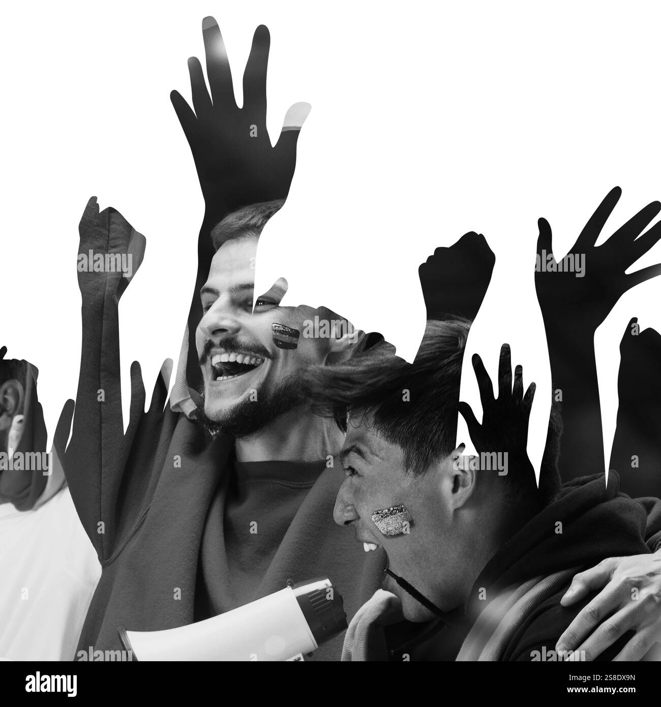 Primo piano di tifosi sorridenti che festeggiano con le mani alzate, accompagnati da sovrapposizioni astratte delle mani, simboleggiano la gioia e il sostegno del team. Monocromatico creativo Foto Stock
