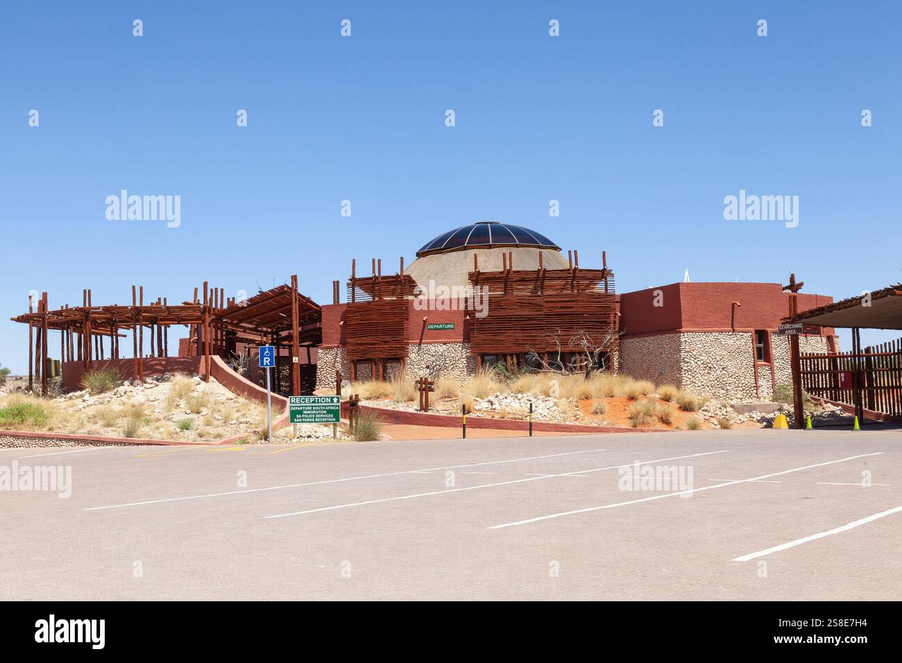 Ricezione e controllo delle frontiere per Botswana, Kgalagadi Transborder Park, Kalahari, Northern Cape, Sud Africa Foto Stock