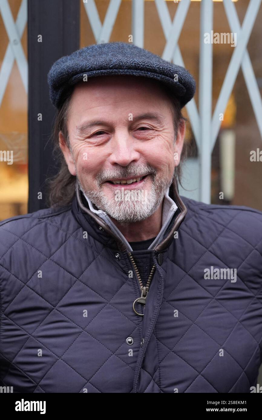 Matt Aiken durante l'inaugurazione di una targa blu Historic England in onore di Mike Stock, Matt Aiken e Pete Waterman ai Vine Yard Studios di Londra. Data foto: Mercoledì 22 gennaio 2025. Foto Stock