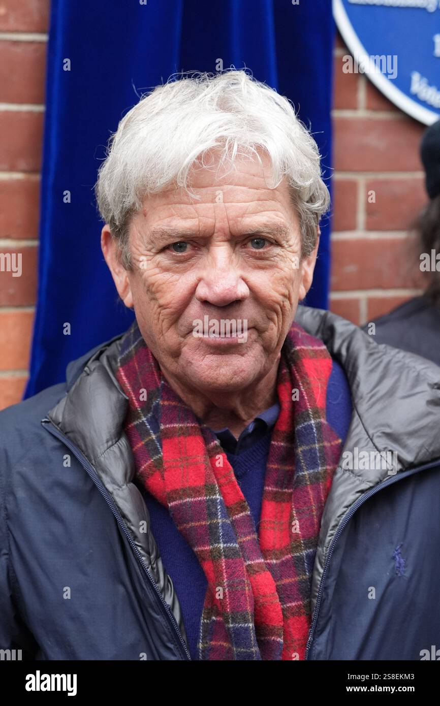Mike Stock durante l'inaugurazione di una targa blu Historic England in onore di Mike Stock, Matt Aiken e Pete Waterman ai Vine Yard Studios di Londra. Data foto: Mercoledì 22 gennaio 2025. Foto Stock