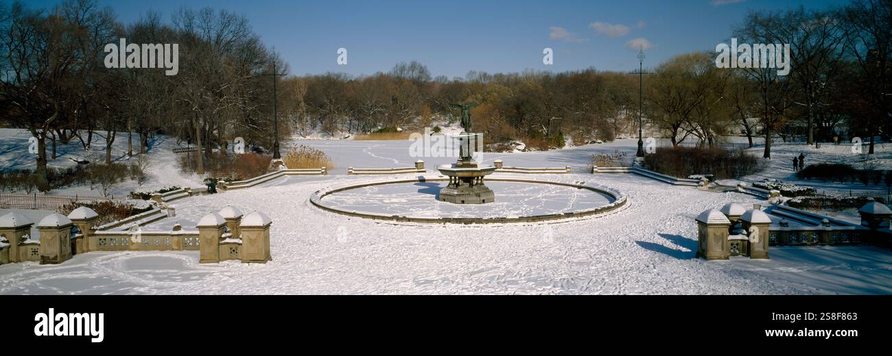Bethesda Fountain in the Snow, Central Park, New York City, New York, USA Foto Stock