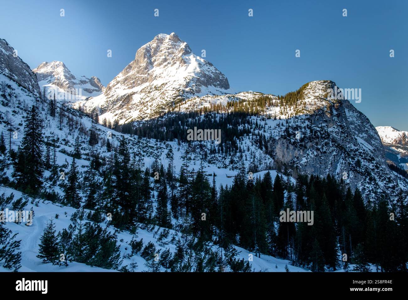 Ehrwalder Sonnenspitze im Winter Foto Stock