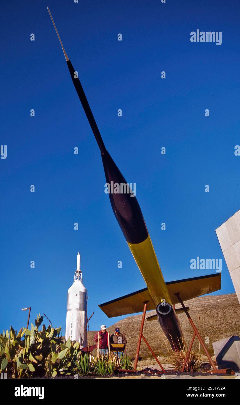 Missile Lockheed X-7A, razzo di fuga Little Joe II dietro, al New Mexico Museum of Space History, Alamogordo, New Mexico, USA Foto Stock
