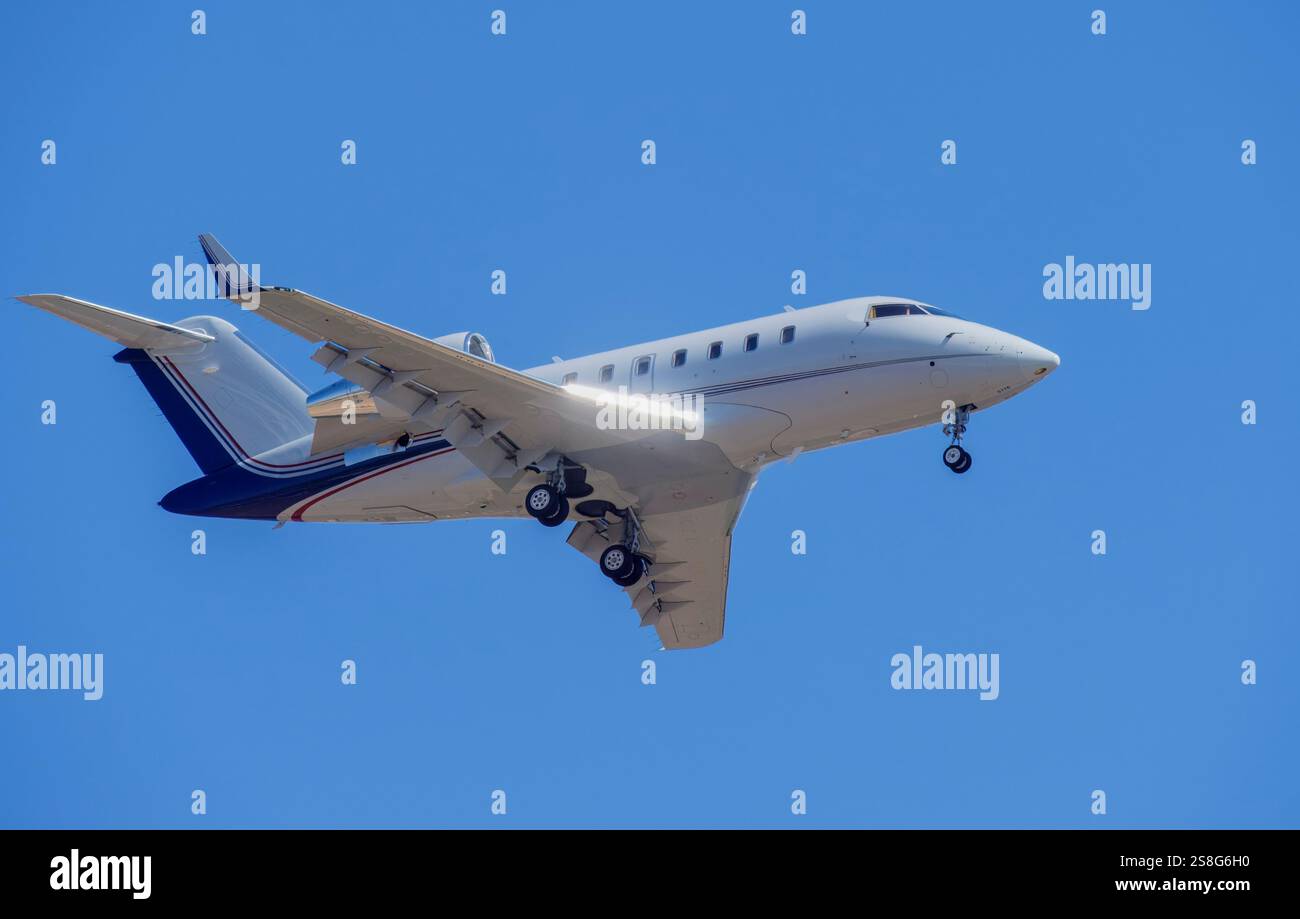 Jet privato Bombardier in avvicinamento Foto Stock