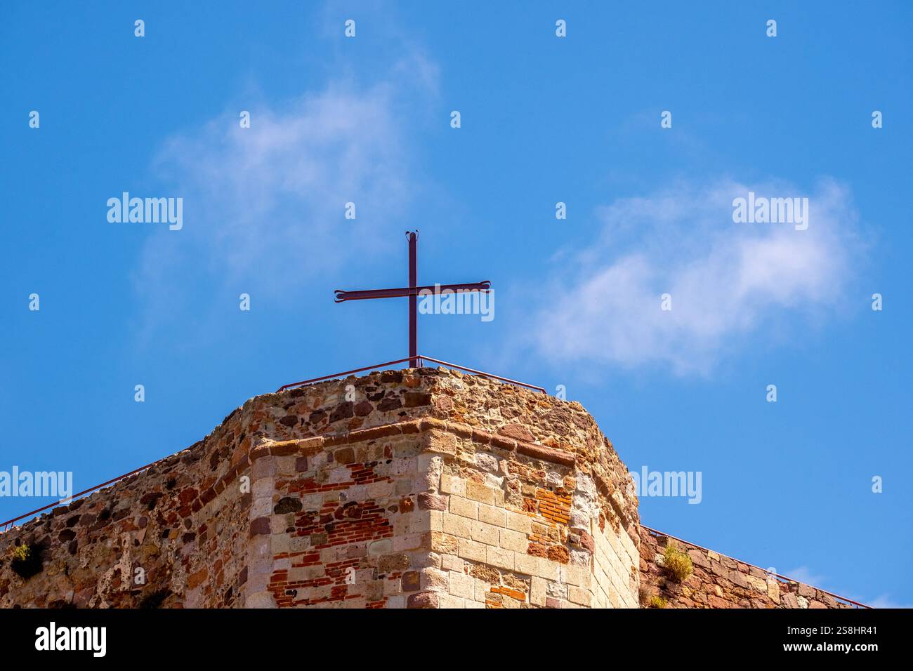 Attraversa il castello di Serravalle, Bosa, Europa, Provincia di Oristano, Italia Foto Stock