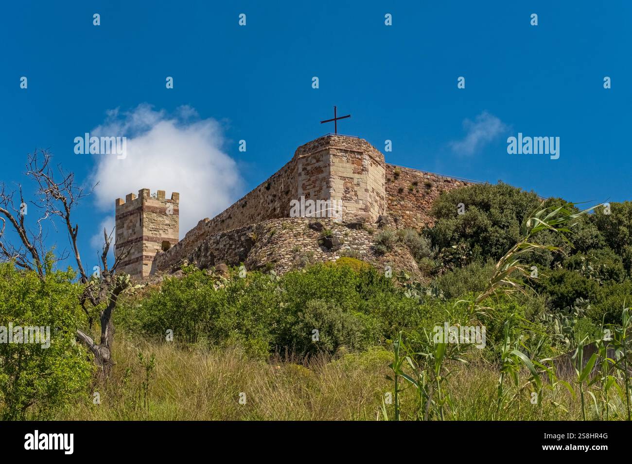 Attraversa il castello di Serravalle, Bosa, Europa, Provincia di Oristano, Italia Foto Stock