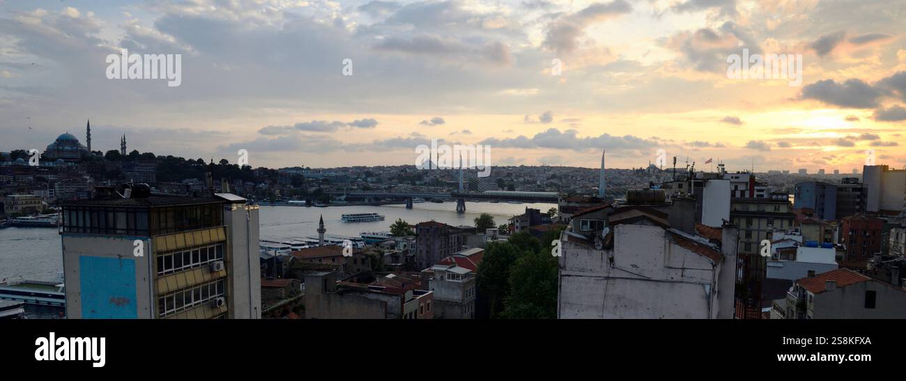 Città al tramonto, Istanbul, Turchia Foto Stock Città al tramonto, Istanbul, Turchia Foto Stock