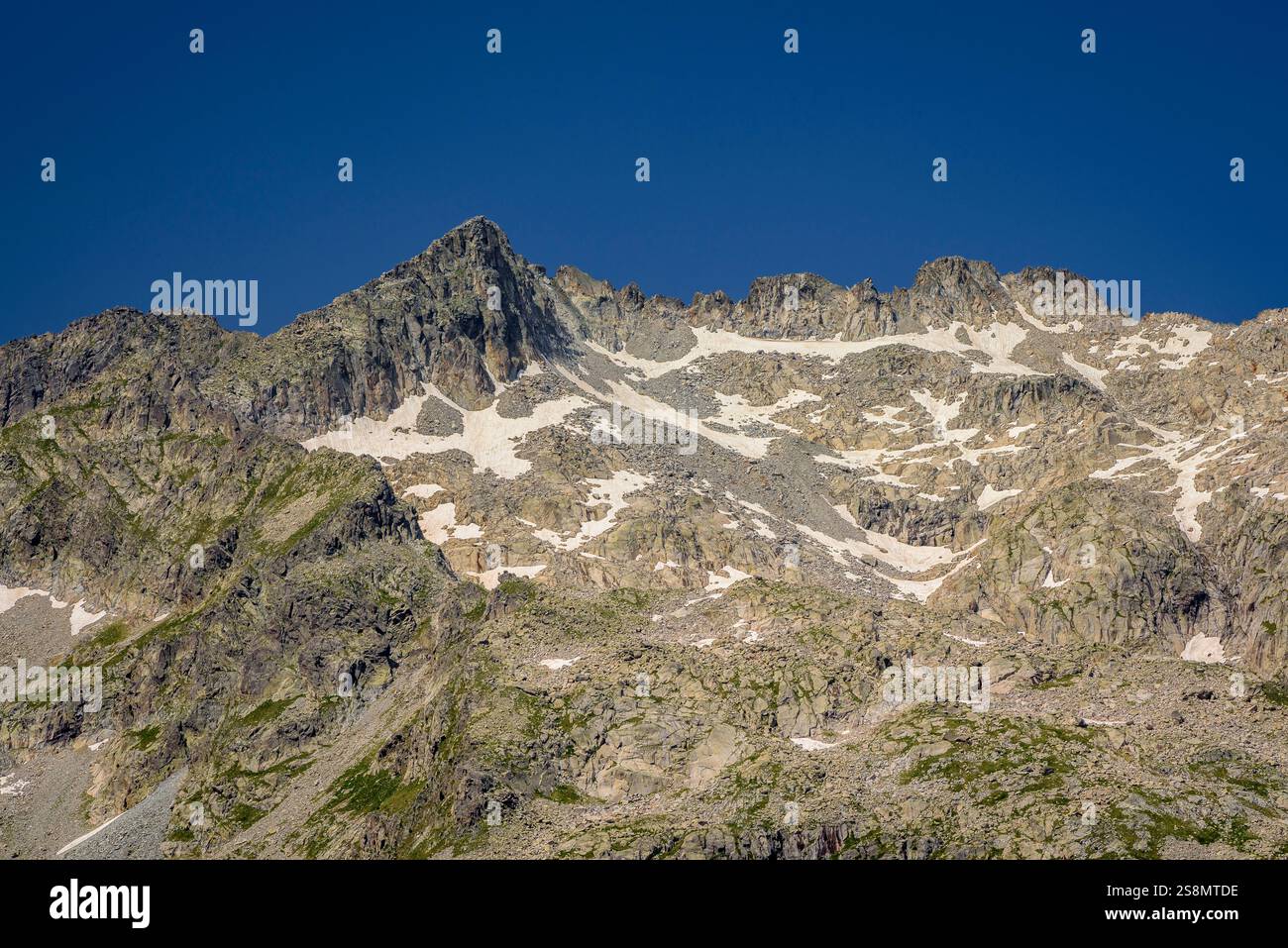 Comaloforno vista dal rifugio Ventosa i Calvell nel Parco Nazionale Aigüestortes i Estany de Sant Maurici (Lleida, Catalogna, Spagna, Pirenei) Foto Stock