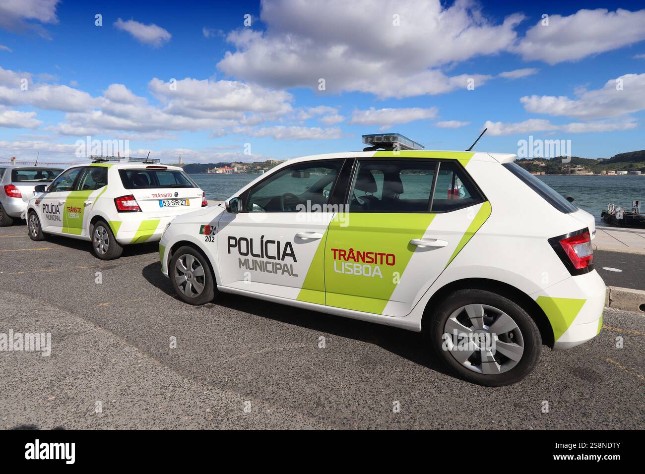 Lisbona, Portogallo - 5 giugno 2018: Skoda Fabia auto della Polizia Municipale di Lisbona, Portogallo. Lisbona è la 11th-più popolosa area urbana nell'UE (2,8 m Foto Stock