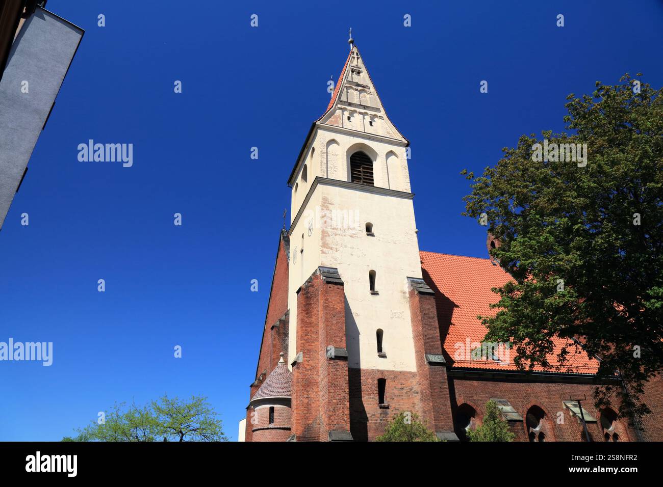 Kedzierzyn-Kozle, città in Polonia. Città vecchia di San Sigismondo e Chiesa di San Edvige. Chiesa cattolica romana in Polonia. Foto Stock