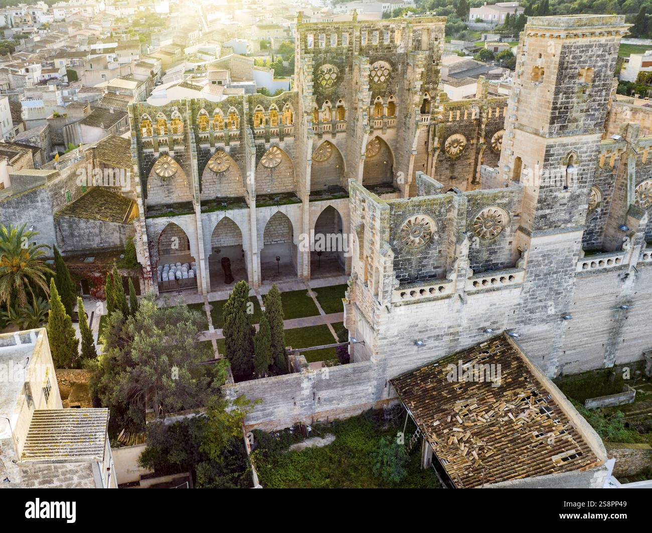 Vista aerea, Spagna, Isole Baleari, Mallortca, Arta, Son Servera, rovina della Chiesa Iglesia Nova, Europa Foto Stock