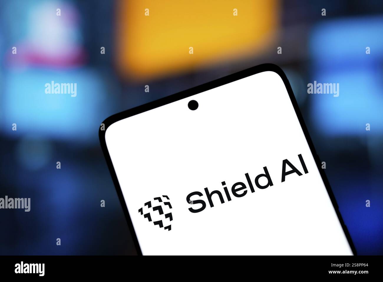 Il logo Shield ai viene visualizzato sullo smartphone. Shield ai è un'azienda statunitense di tecnologia aerospaziale e delle armi Foto Stock