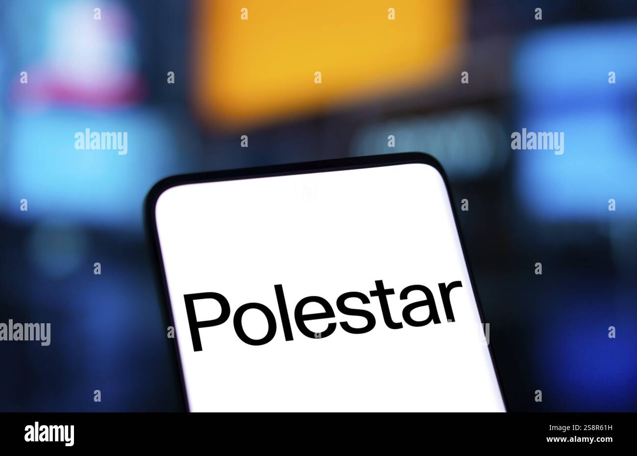Il logo Polestar viene visualizzato sullo smartphone. Polestar è un'azienda automobilistica svedese che produce auto elettriche Foto Stock