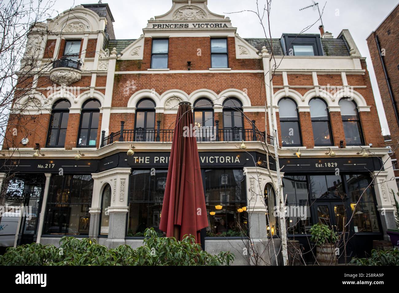 Il Princess Victoria Pub a Shepherds Bush Foto Stock