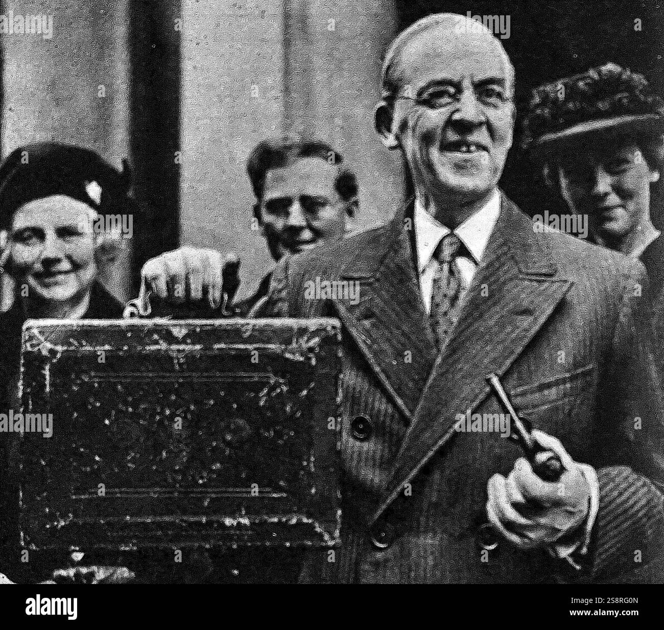 Fotografia di Stafford Cripps (1889-1952) una manodopera britannica uomo politico ed ex Cancelliere dello Scacchiere. In data xx secolo Foto Stock