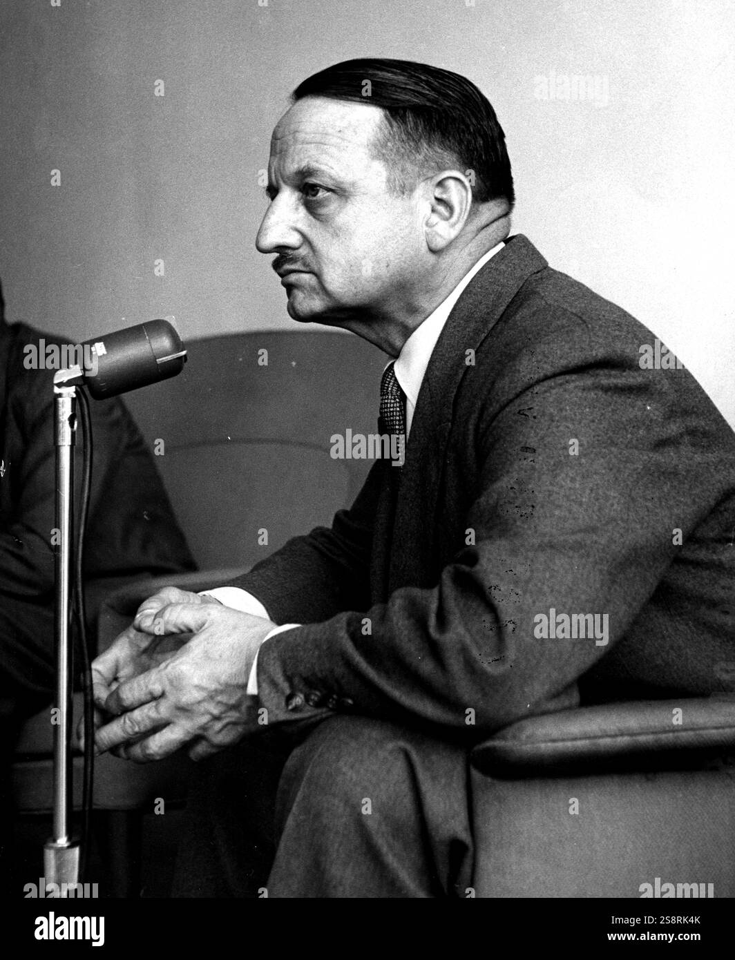 Fotografia di Lieutenant-General Eedson Louis Millard " Tommy' Burns (1897-1985) un alto funzionario dell'esercito canadese e diplomatico. In data xx secolo Foto Stock