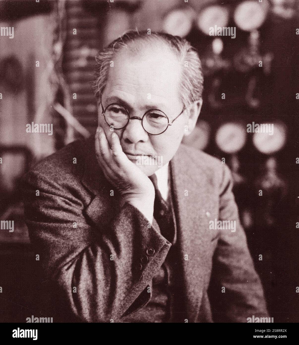 Yoshio Nishina (1890 - 1951) fisico giapponese che fu definito "il padre fondatore della moderna ricerca di fisica in Giappone". Guidò gli sforzi del Giappone per sviluppare una bomba atomica durante la seconda guerra mondiale Foto Stock