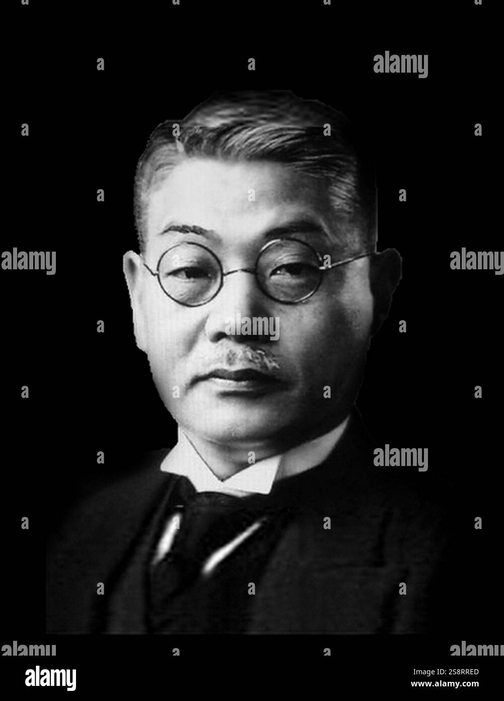 Hachiro Arita o Arita Hachiro (21 settembre 1884 – 4 marzo 1965) è stato un politico e diplomatico giapponese, ministro degli affari esteri per tre mandati. Si ritiene che abbia originato il concetto della sfera di co-prosperità della grande Asia orientale. Arita divenne ministro degli Esteri sotto il governo del primo ministro Koki Hirota nel 1936, e continuò a servire in quel posto sotto le amministrazioni di Fumimaro Konoe e Kiichiro Hiranuma e Mitsumasa Yonai. Fu anche membro della camera dei pari nella dieta del Giappone dal 1938 Foto Stock