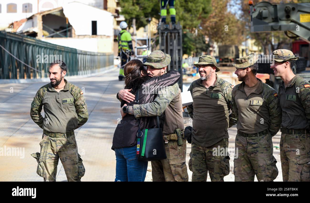 Regimiento Especialidades Ingenieros n. 11 de Salamanca. Militares Salmantinos. Esercito militare dopo la costruzione del ponte DI MABEY. Foto Stock