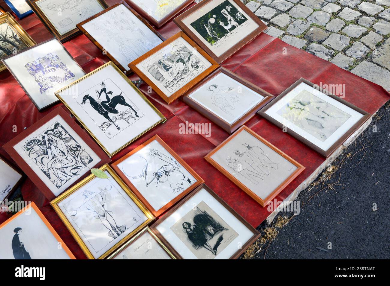 Lisbona, Portogallo. Il mercato dei ladri è il più antico mercato delle pulci d'Europa. Foto Stock