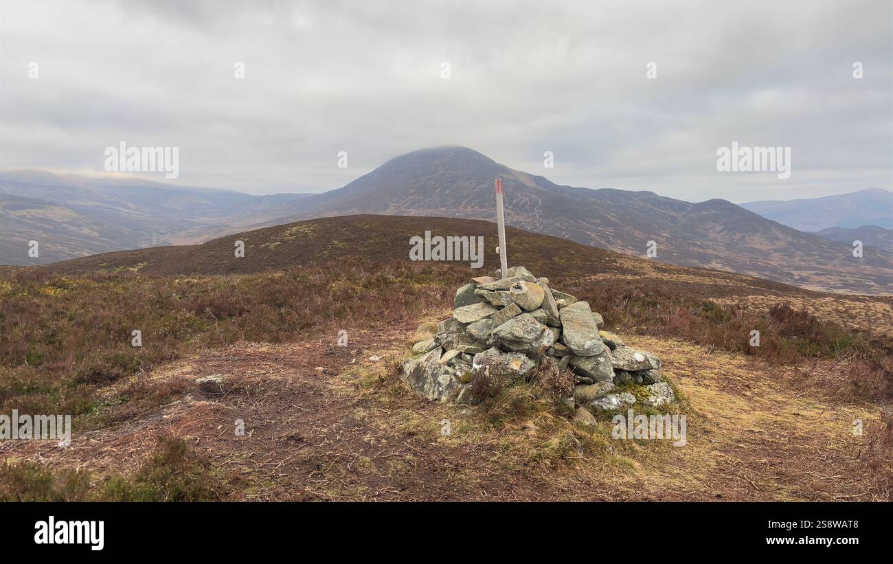 Monte Schihallian. Una collina di Monro vicino a Glengoulandie. Vista panoramica dalla collina di Dun Coillich Perthshire, Scozia - Immagine stock catturata con smartphone