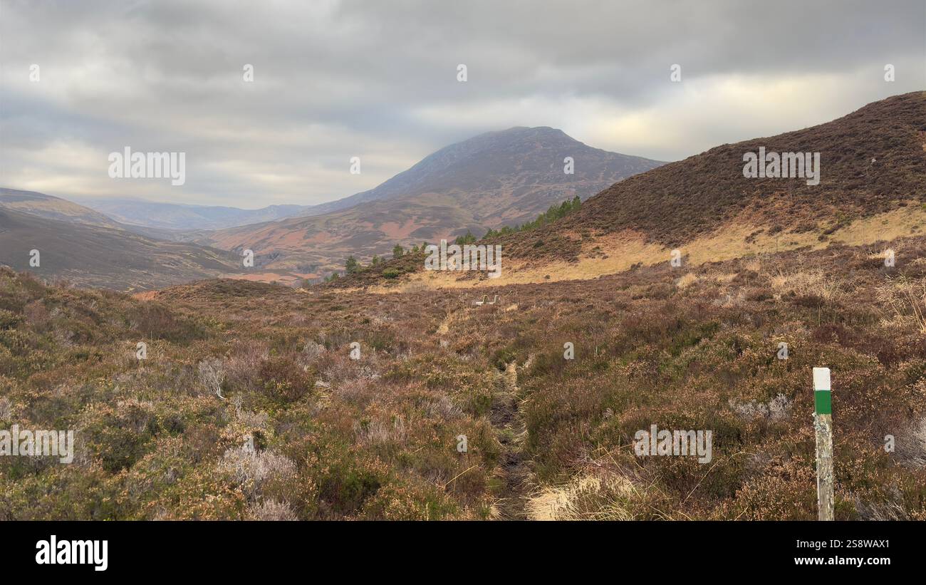 Monte Schihallian. Una collina di Monro vicino a Glengoulandie. Vista panoramica dalla collina di Dun Coillich Perthshire, Scozia - Immagine stock catturata con smartphone