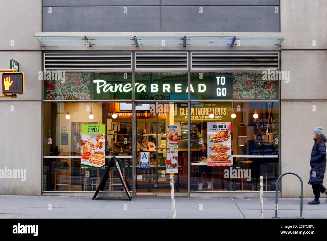 Panera Bread to Go, 50 W 23rd St, New York, NYC foto di un fast-casual sandwich shop nel quartiere Chelsea di Manhattan. Foto Stock