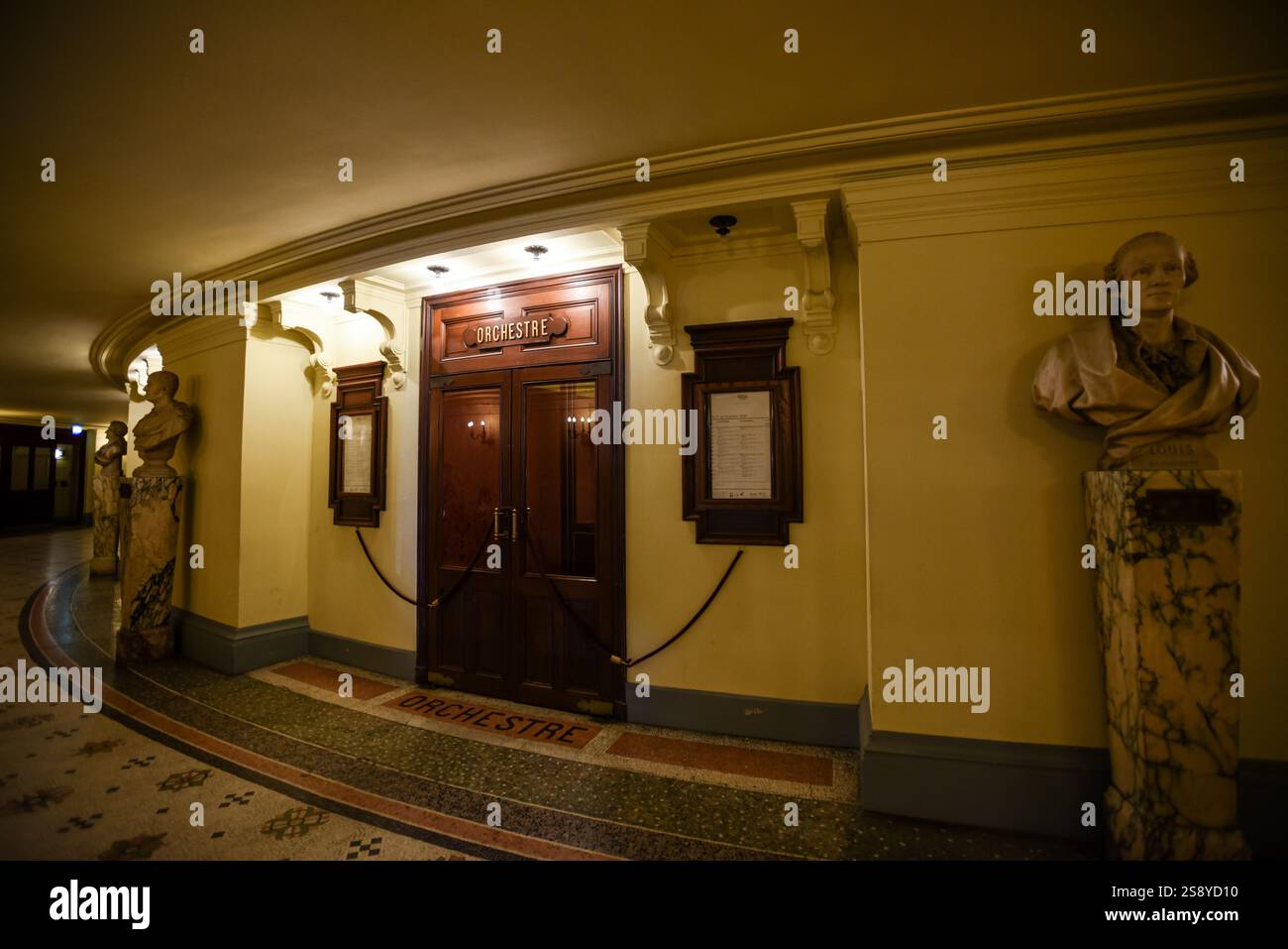 Corridoio che conduce all'ingresso dell'Orchestra all'Opera Garnier - Parigi, Francia Foto Stock