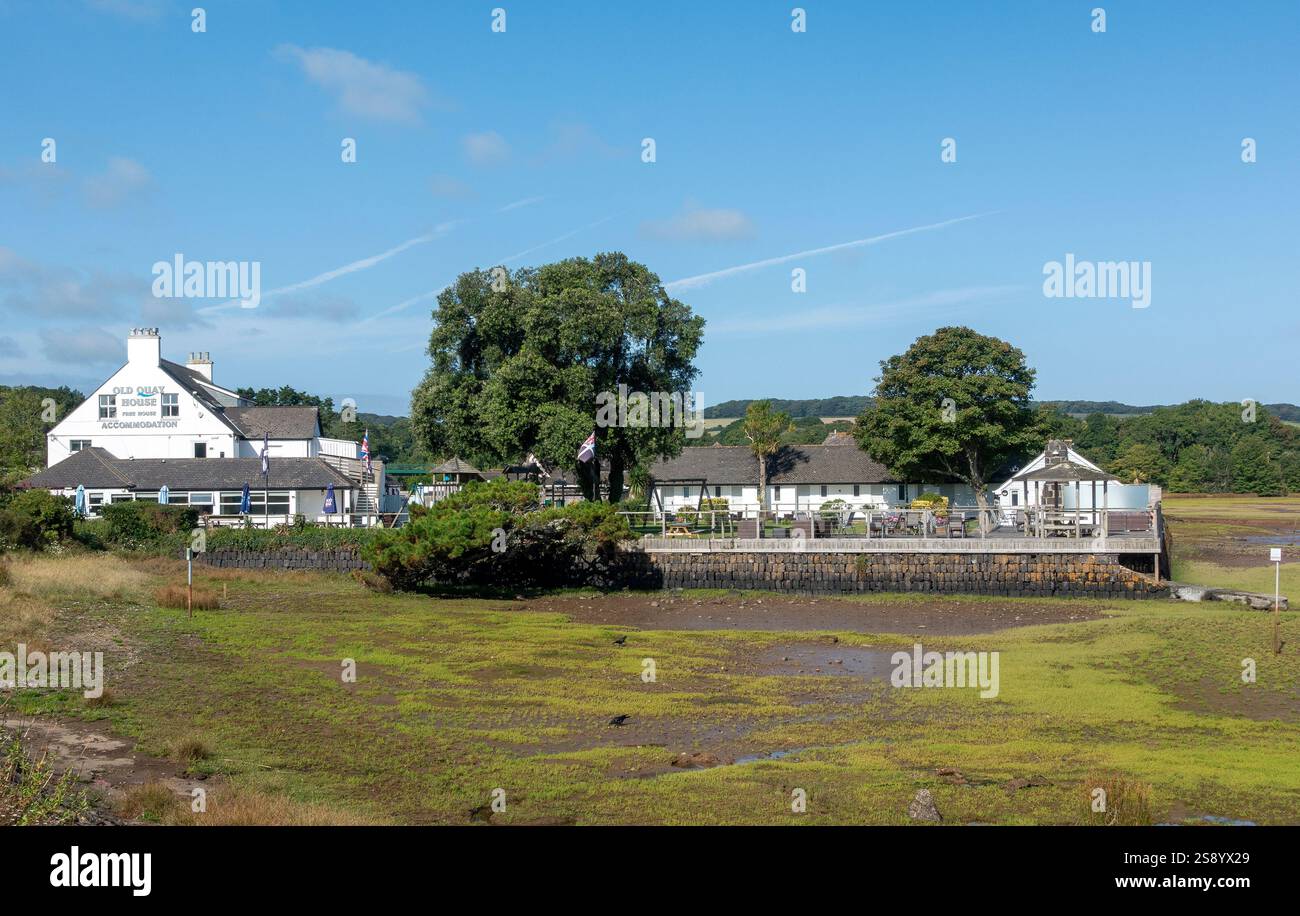 Il ristorante Old Quay House di Hayle Estuary offre vedute panoramiche del fiume Hayle in Cornovaglia, Inghilterra, Regno Unito Foto Stock