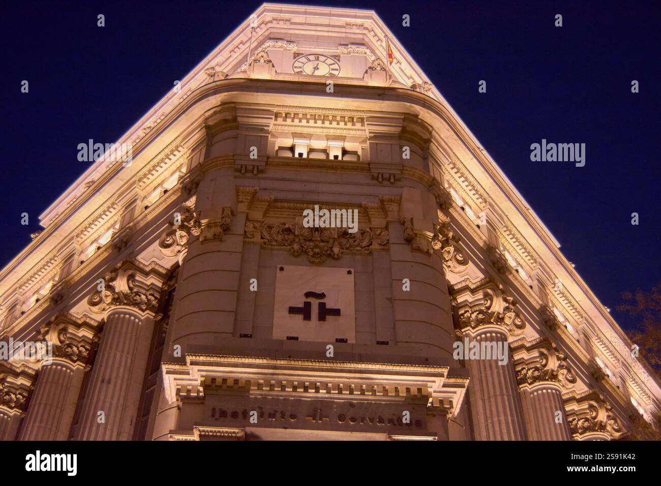 Madrid, Spagna - 24 gennaio 2025: L'Instituto Cervantes di Madrid riflette il ricco patrimonio culturale e l'importanza educativa dell'istituzione IT Foto Stock