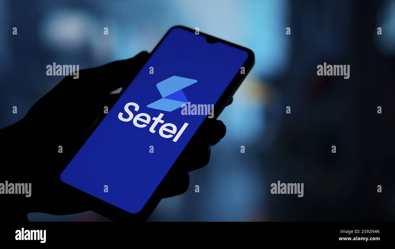 Dacca, Bangladesh - 21 gennaio 2025: Il logo Setel viene visualizzato sullo smartphone. Setel è un'app mobile che fornisce rifornimento, parcheggio e pagamenti con portafoglio elettronico Foto Stock