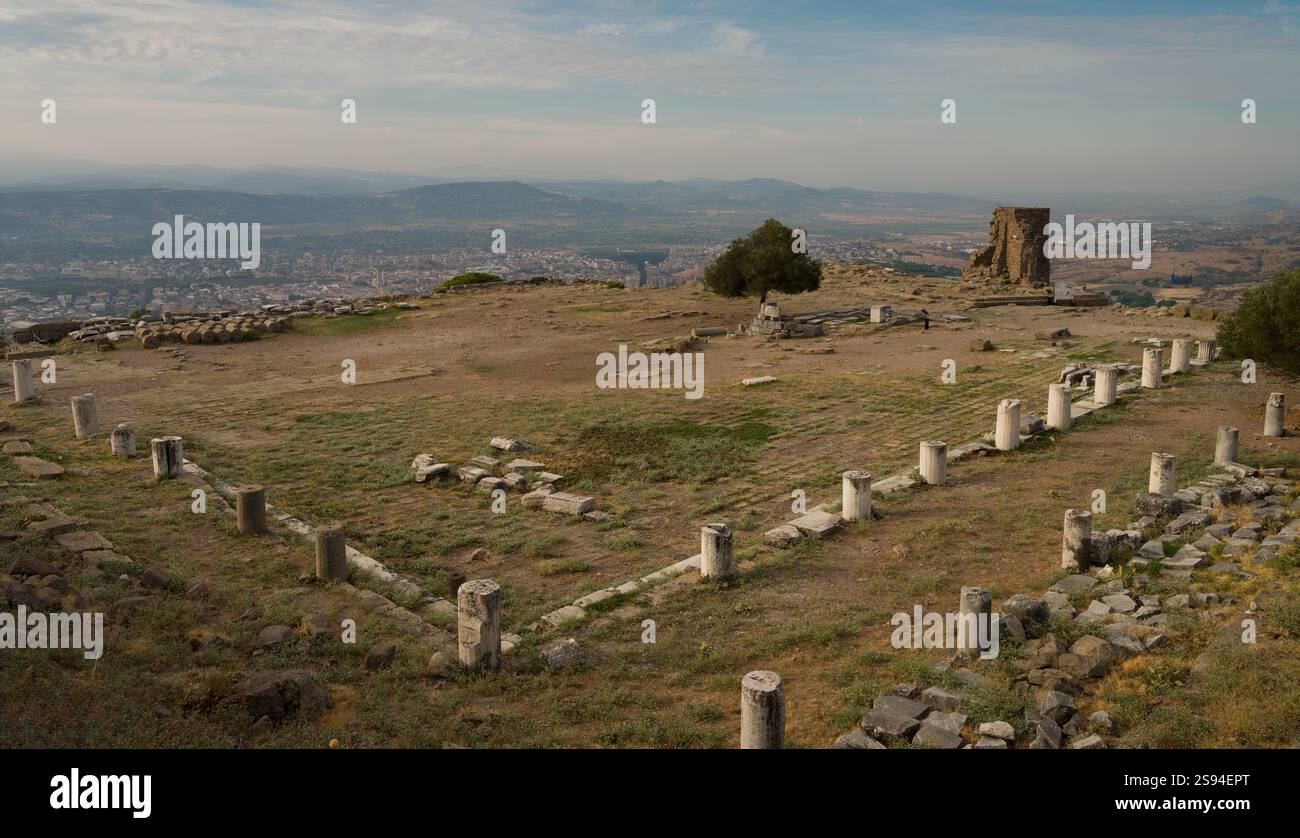 Acropoli di Pergamo. Un viaggio nell'importante patrimonio storico della Turchia. L'antica città di Pergamo è un sito patrimonio dell'umanità dell'UNESCO in Turchia Foto Stock