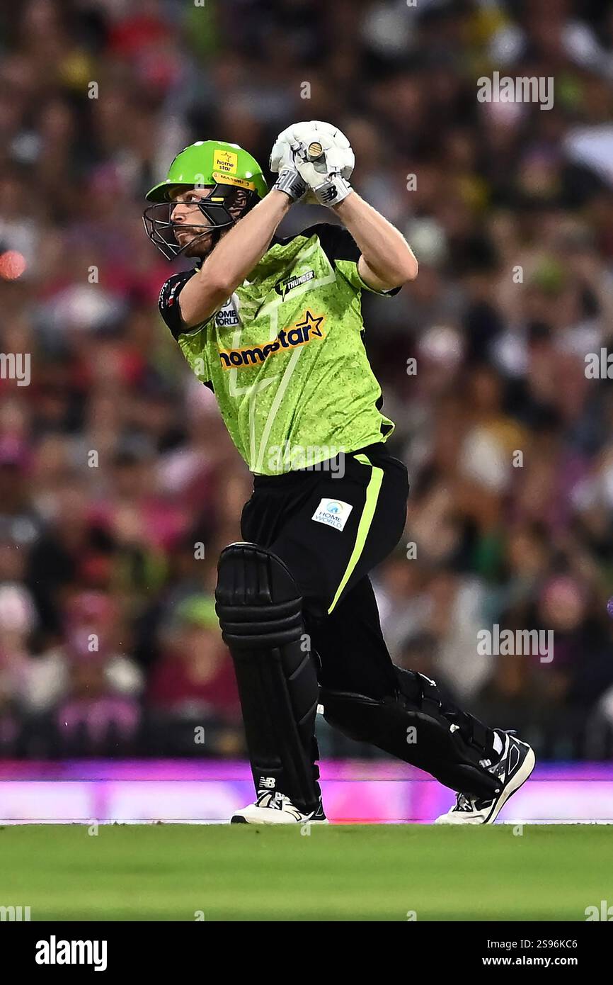Nathan McAndrew dei Sydney Thunder visto in azione durante la Big Bash League il match Challenger tra Sydney Sixers e Sydney Thunder al Sydney Cricket Ground. Punteggio finale Sydney Sixers 151/7 (20 over), Sydney Thunder 157/6 (18,5 over). Credito: SOPA Images Limited/Alamy Live News Foto Stock