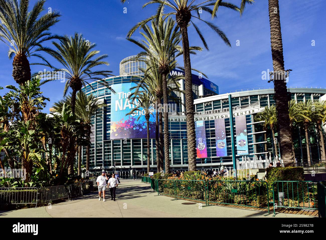 Anaheim, California, 24 gennaio 2025 - la "Industry Insights" del NAMM Show 2025 prende il palco centrale al più grande raduno globale del mondo dell'industria musicale. Credito immagine: Ken Howard Images / Alamy Live News. Foto Stock