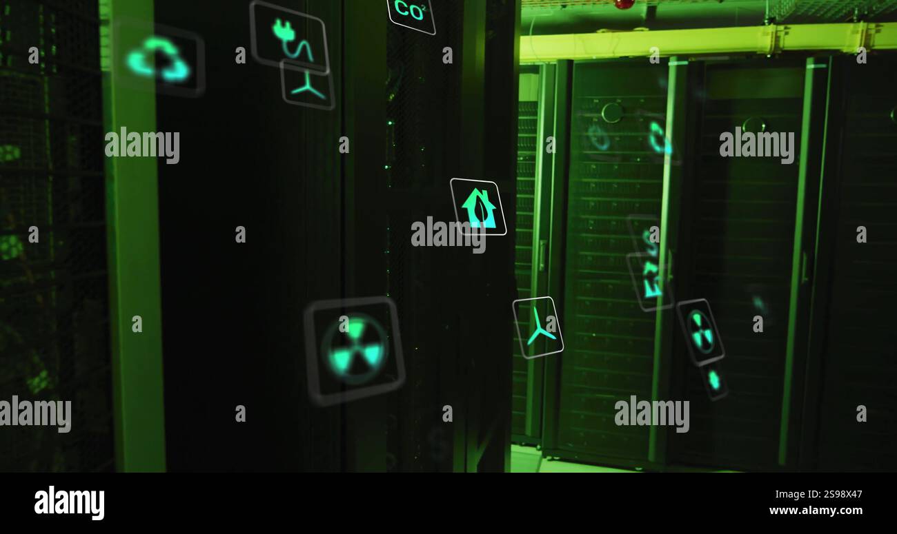 Immagine di icone ecologiche ed elaborazione digitale dei dati su server informatici Foto Stock