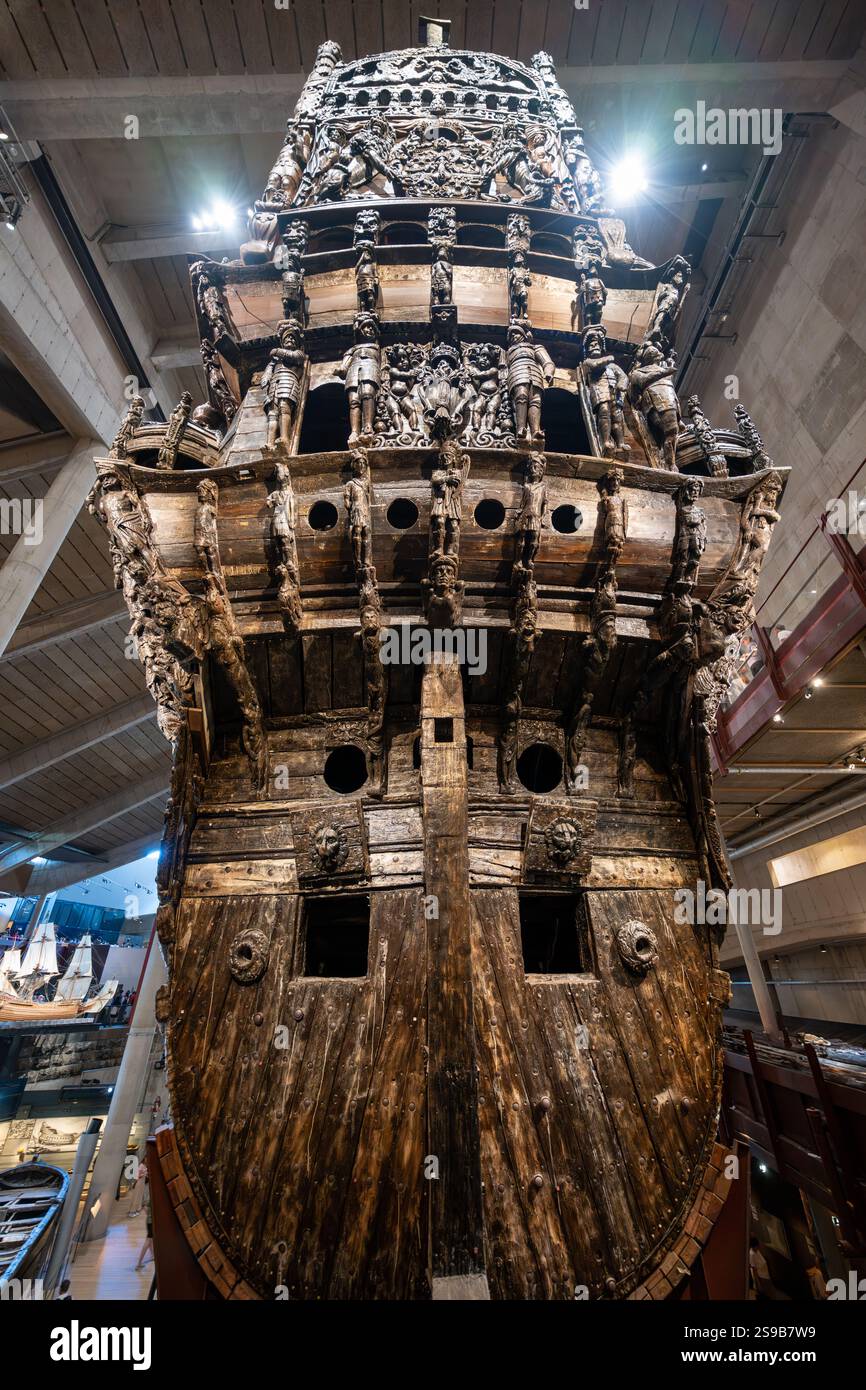 Stoccolma, Svezia: 1 agosto 2024: Interno del Museo Vasa di Stoccolma, Svezia. Il museo Vasa riceve 1,4 milioni di visitatori all'anno. Foto Stock