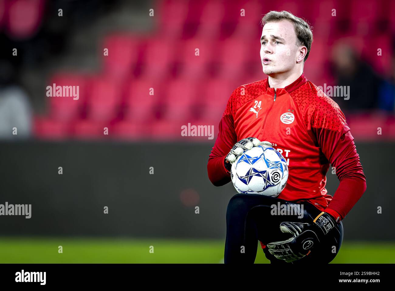 EINDHOVEN, Paesi Bassi, 25-01-2025, SPO, Philips Stadium, Dutch eredivisie, stagione 2024 / 2025, durante la partita PSV - NAC, PSV Eindhoven portiere Niek Schiks Foto Stock